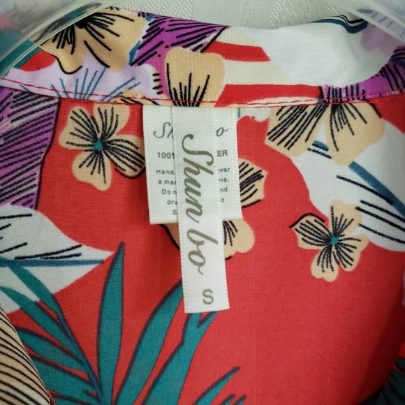 Shun Bo Floral Tropical Hawaiian Collared Peplum Button Down Top - Picture 5 of 5